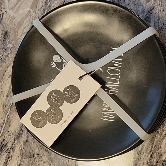 Rae Dunn Plates 6 New Halloween - Picture 1 of 4